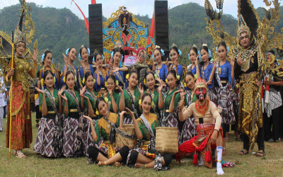 Semarak Parade Kebudayaan SMP Negeri 3 Ngadirojo dalam Peringatan HUT RI ke-80